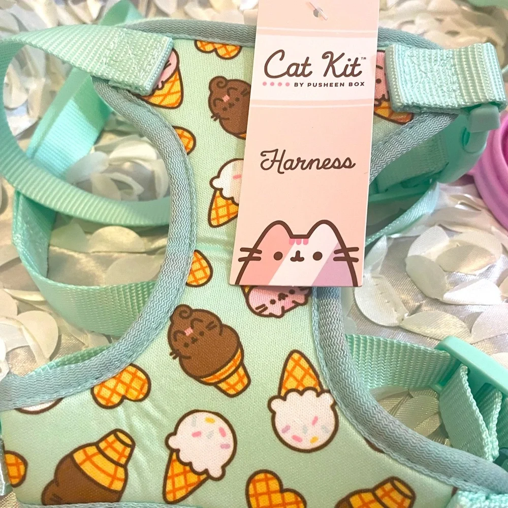 BNWT Pusheen Cat Set including Travel Bowl and Harness